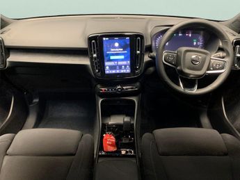 Volvo XC40 Recharge 69kWh Plus (231 ps) - KEYLESS ENTRY - PARK ASSIST - LED