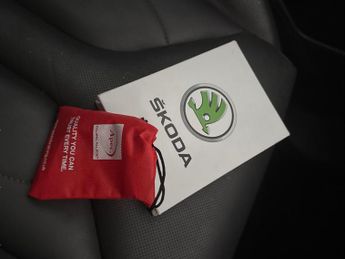 Skoda Enyaq iV 82kWh 80 (DC125kW) (204 ps) - PARKING PACKAGE - DRIVE PACK - 