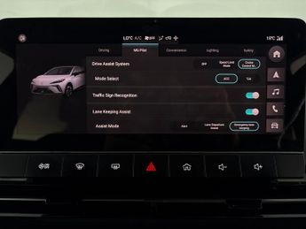 MG Mg4 64kWh Trophy Long Range (203 ps) - 360 CAM - KEYLESS ENTRY - LED