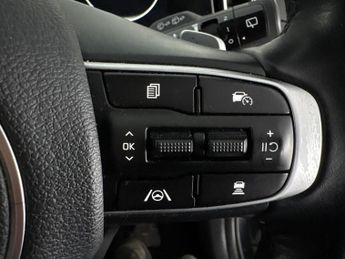 Kia Sportage 1.6 h T-GDi 3 (226 bhp) - REVERSE CAM - NAV - HEATED STEERING