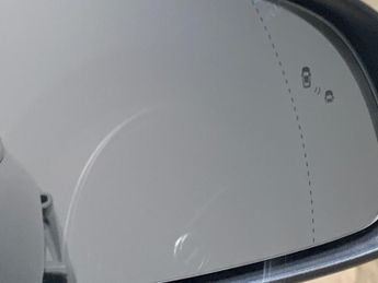 Hyundai Kona 64kWh Premium (10.5kW Charger) (204 ps) - HEATED SEATS - HEATED 