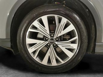 Audi Q4 E-tron 35 Sport 55kWh (170 ps) - BLUETOOTH - CRUISE - DRIVING MODES