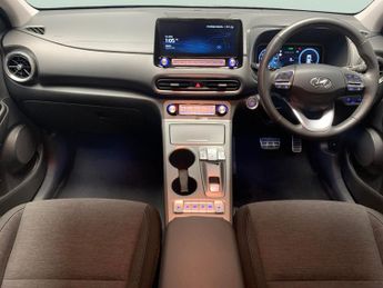 Hyundai Kona 64kWh Premium (10.5kW Charger) (204 ps) - HEATED SEATS - HEATED 
