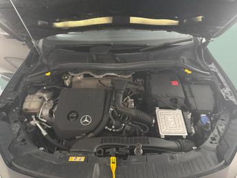 Mercedes-Benz GLA 1.3 GLA200 AMG Line (Executive) 7G-DCT (163 ps) - ACTIVE LANE KE