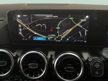 Mercedes-Benz GLA 1.3 GLA200 AMG Line (Executive) 7G-DCT (163 ps) - ACTIVE LANE KE