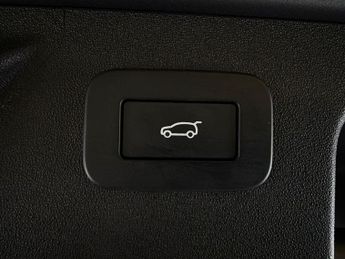 Land Rover Discovery Sport 1.5 P300e 12.2kWh Urban Edition Plug-in 4WD (309 ps) - CARPLAY