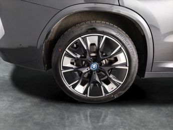 BMW iX3 80kWh M Sport Pro (286 ps) - PARK ASSIST - HK AUDIO - BLACK ROOF