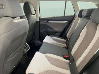 Skoda Enyaq iV 62kWh 60 (DC120kW) (179 ps) - AIR CON - PARK SENSORS - DAB