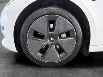 Tesla Model 3 Saloon RWD (241 bhp) - ACTIVE LANE ASSIST - KEYLESS ENTRY - PARK