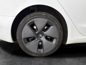Tesla Model 3 Saloon RWD (241 bhp) - ACTIVE LANE ASSIST - KEYLESS ENTRY - PARK