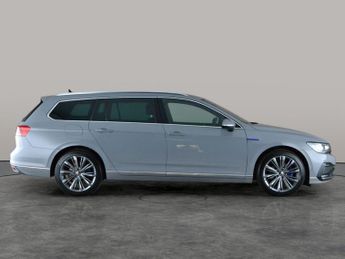 Volkswagen Passat 1.4 TSI 13kWh GTE Plug-in DSG (218 ps) - ADAPTIVE CRUISE - NAV