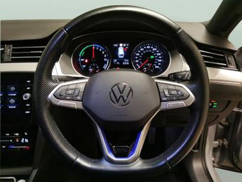 Volkswagen Passat 1.4 TSI 13kWh GTE Plug-in DSG (218 ps) - ADAPTIVE CRUISE - NAV