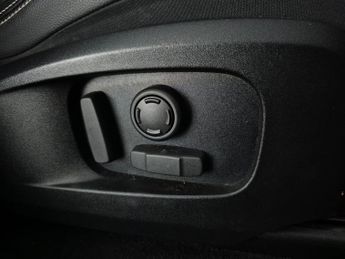 Jaguar F-PACE 2.0 D200 MHEV R-Dynamic S AWD (204 ps) - REVERSE CAM - NAV - HEA