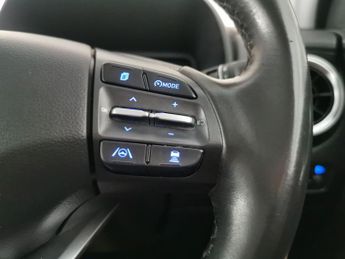 Hyundai Kona 39kWh SE Connect (10.5kW Charger) (136 ps) - LED - REVERSE CAM -