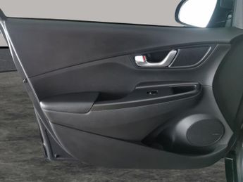Hyundai Kona 39kWh SE Connect (10.5kW Charger) (136 ps) - LED - REVERSE CAM -