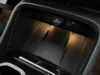 Volvo C40 Recharge 69kWh Ultimate (231 ps) - KEYLESS ENTRY - 360 CAM - PAR