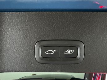 Volvo C40 Recharge 69kWh Ultimate (231 ps) - KEYLESS ENTRY - 360 CAM - PAR