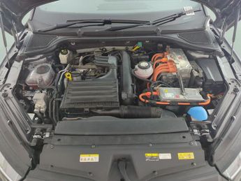 Skoda Octavia 1.4 TSI iV 13kWh vRS Plug-in DSG (245 ps) - KEYLESS ENTRY - LED 