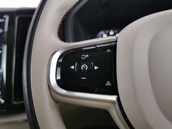 Volvo XC60 2.0h T6 Recharge 11.6kWh Inscription Plug-in AWD (340 ps) - CARP