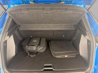 Peugeot E-2008 50kWh GT (7kW Charger) (136 ps) - LED - REVERSE CAM - NAV