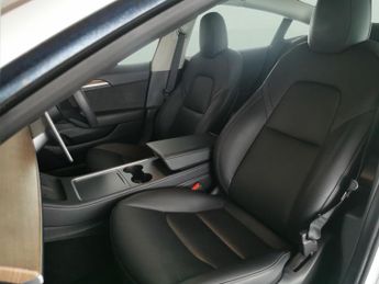 Tesla Model 3 Standard Range Plus RWD (241 bhp) - KEYLESS ENTRY - PARK ASSIST 