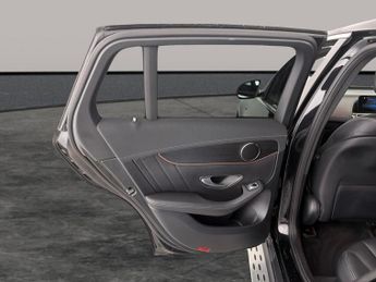 Mercedes-Benz EQC EQC 400 80kWh AMG Line (Premium Plus) 4MATIC (408 ps) - SELF PAR