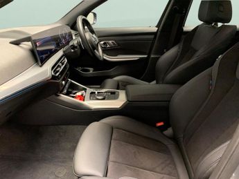 BMW 3 Series 2.0 330e 12kWh M Sport Touring Plug-in xDrive (292 ps) - INTERIO