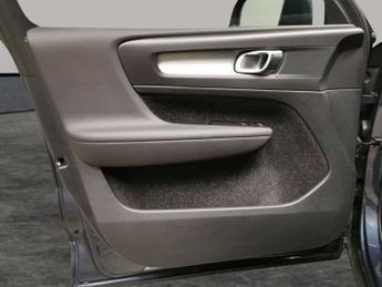 Volvo XC40 1.5 T3 Momentum (163 ps) - PARK ASSIST - LED - LANE DEPARTURE