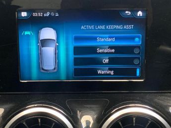 Mercedes-Benz B Class 1.3 B180 Sport 7G-DCT (136 ps) - HEATED LEATHER