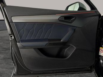 Cupra Formentor 1.4 eHybrid 12.8kWh VZ2 Plug-in DSG (245 ps) - PARK ASSIST - LED