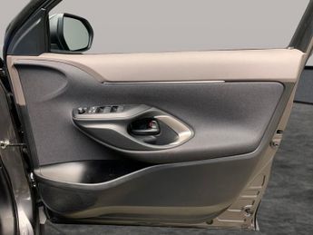 Toyota Yaris Cross 1.5 VVT-h Excel E-CVT (116 ps) - LANE DEPARTURE ALERT - LANE TRA