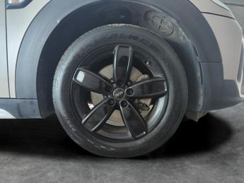 Mini Countryman 1.5 Cooper Classic Steptronic (136 ps) - LED - NAV