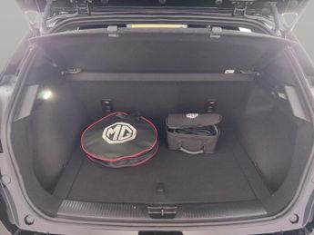 MG Mg4 64kWh Trophy Long Range (203 ps) - LED - REVERSE CAM - SAT NAV
