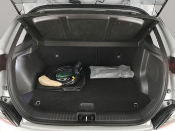 Hyundai Kona 64kWh Ultimate (10.5kW Charger) (204 ps) - ACTIVE LANE ASSIST