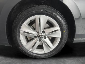 Volkswagen Golf 1.5 eTSI MHEV Life DSG (150 ps) - KEYLESS START - CLIMATE CONTRO