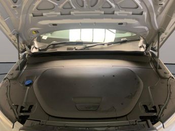 Volvo XC40 Recharge 69kWh Plus (231 ps) - DRIVER ASSIST - CLIMATE PACK
