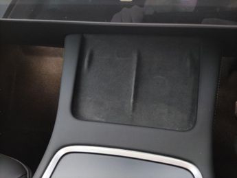 Tesla Model Y (Dual Motor) Long Range 4WDE (384 bhp) - KEYLESS ENTRY - 360 CAM