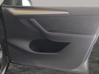 Tesla Model Y (Dual Motor) Long Range 4WDE (384 bhp) - KEYLESS ENTRY - 360 CAM