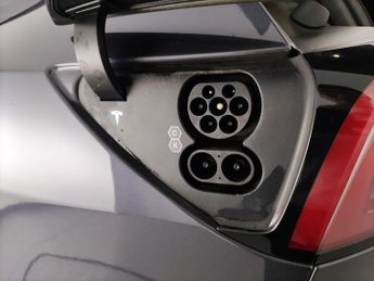 Tesla Model Y (Dual Motor) Long Range 4WDE (384 bhp) - KEYLESS ENTRY - 360 CAM