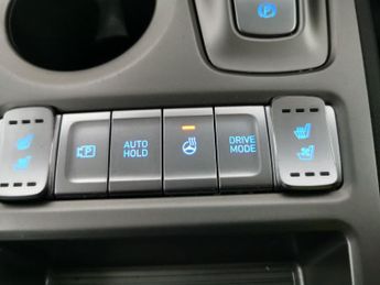 Hyundai Kona 64kWh Ultimate (10.5kW Charger) (204 ps) - ACTIVE LANE ASSIST
