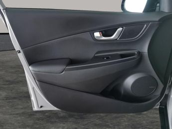 Hyundai Kona 64kWh Ultimate (10.5kW Charger) (204 ps) - ACTIVE LANE ASSIST