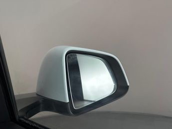 Tesla Model Y (Dual Motor) Long Range 4WDE (384 bhp) - HEATED STEERING - WIFI
