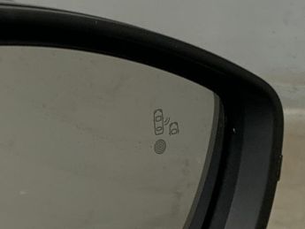 Peugeot E-2008 50kWh GT (136 ps) - BLIND SPOT ASSIST - LANE DEPARTURE  - BLUETO