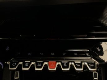 Peugeot E-2008 50kWh GT (136 ps) - BLIND SPOT ASSIST - LANE DEPARTURE  - BLUETO