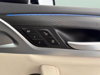 BMW iX3 80kWh M Sport Pro (286 ps) - PAN ROOF - GESTURE CONTROL - HUD