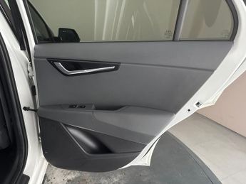 Kia Niro 64.8kWh 4 (201 bhp) - REVERSE CAM - NAV - HEATED SEATS