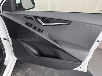 Kia Niro 64.8kWh 4 (201 bhp) - REVERSE CAM - NAV - HEATED SEATS