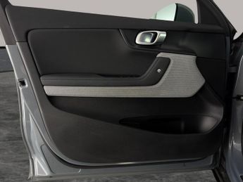 Polestar Polestar 2 Dual Motor 78kWh Long Range Fastback 4WDE (408 ps) - REVERSE CAM