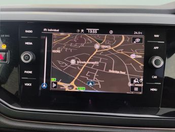 Volkswagen Taigo 1.5 TSI R-Line DSG (150 ps) - BLUETOOTH - CRUISE - WIRELESS CHAR