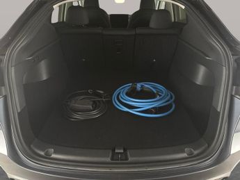 Tesla Model Y (Dual Motor) Long Range 4WDE (384 bhp) - HEATED STEERING - WIFI